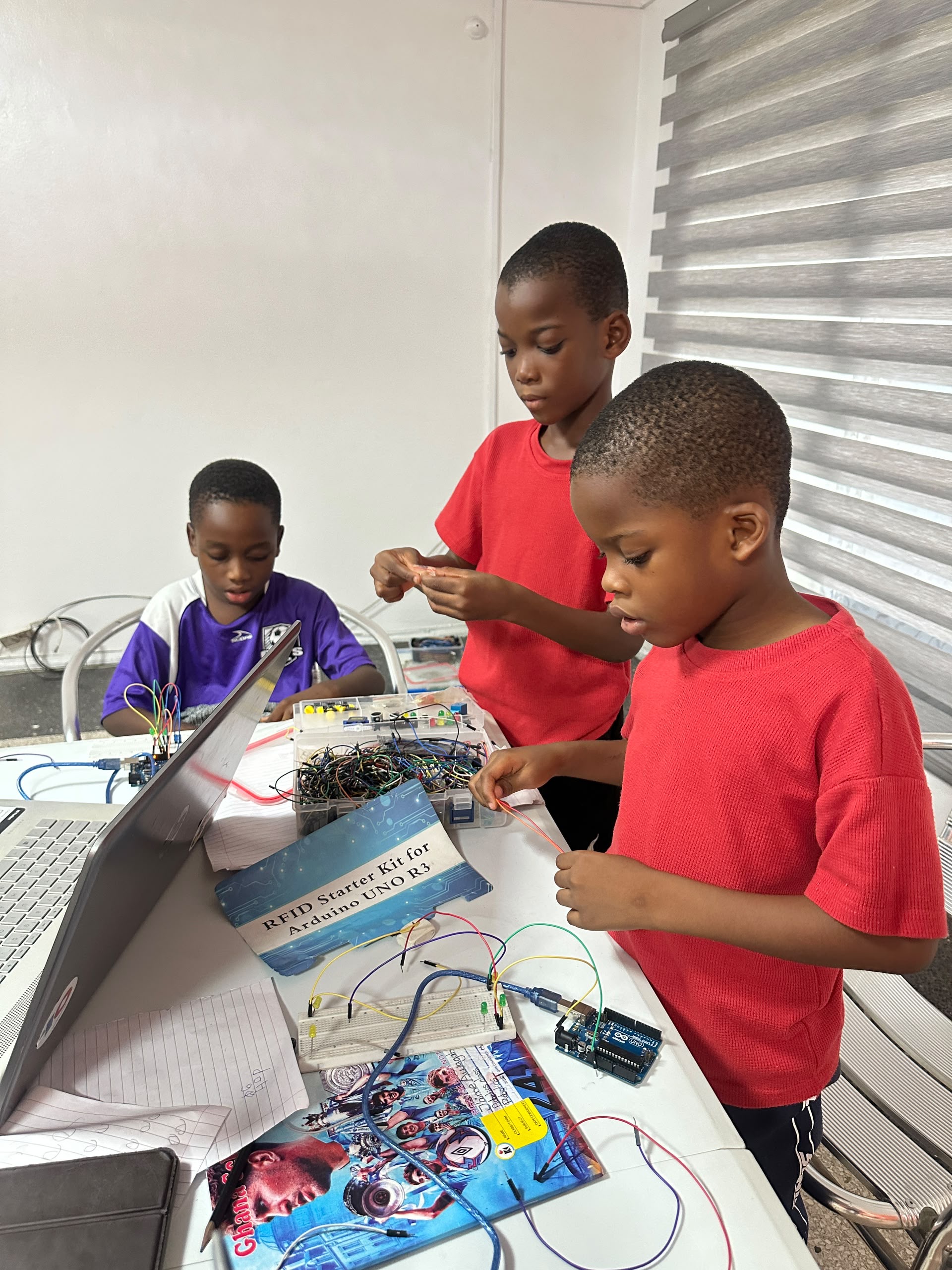 Children interacting with and learning from a large robot
